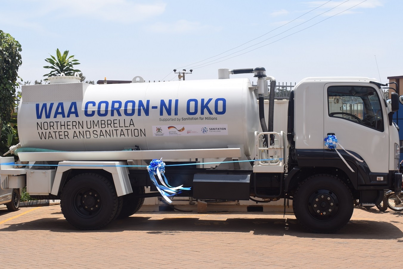 Camión de lodos fecales en el norte de Uganda